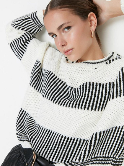 TRENDYOL Moteriškas megztinis