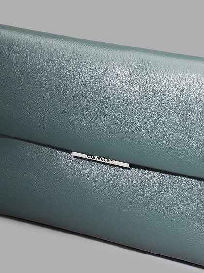 CALVIN KLEIN Moteriška rankinė, LINEAR SHOULDER BAG SM PEBBLE